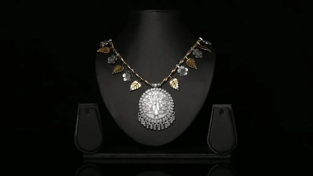 timeless-vs-trendy-jewellery-what-should-you-choose