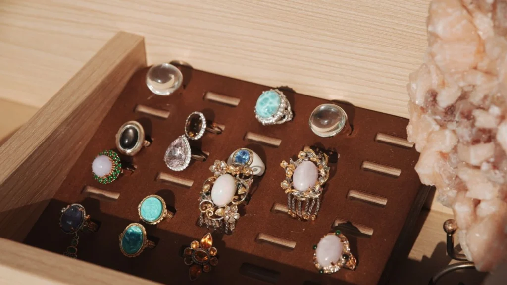 explore-elegant-gemstone-jewelry-with-caratflow
